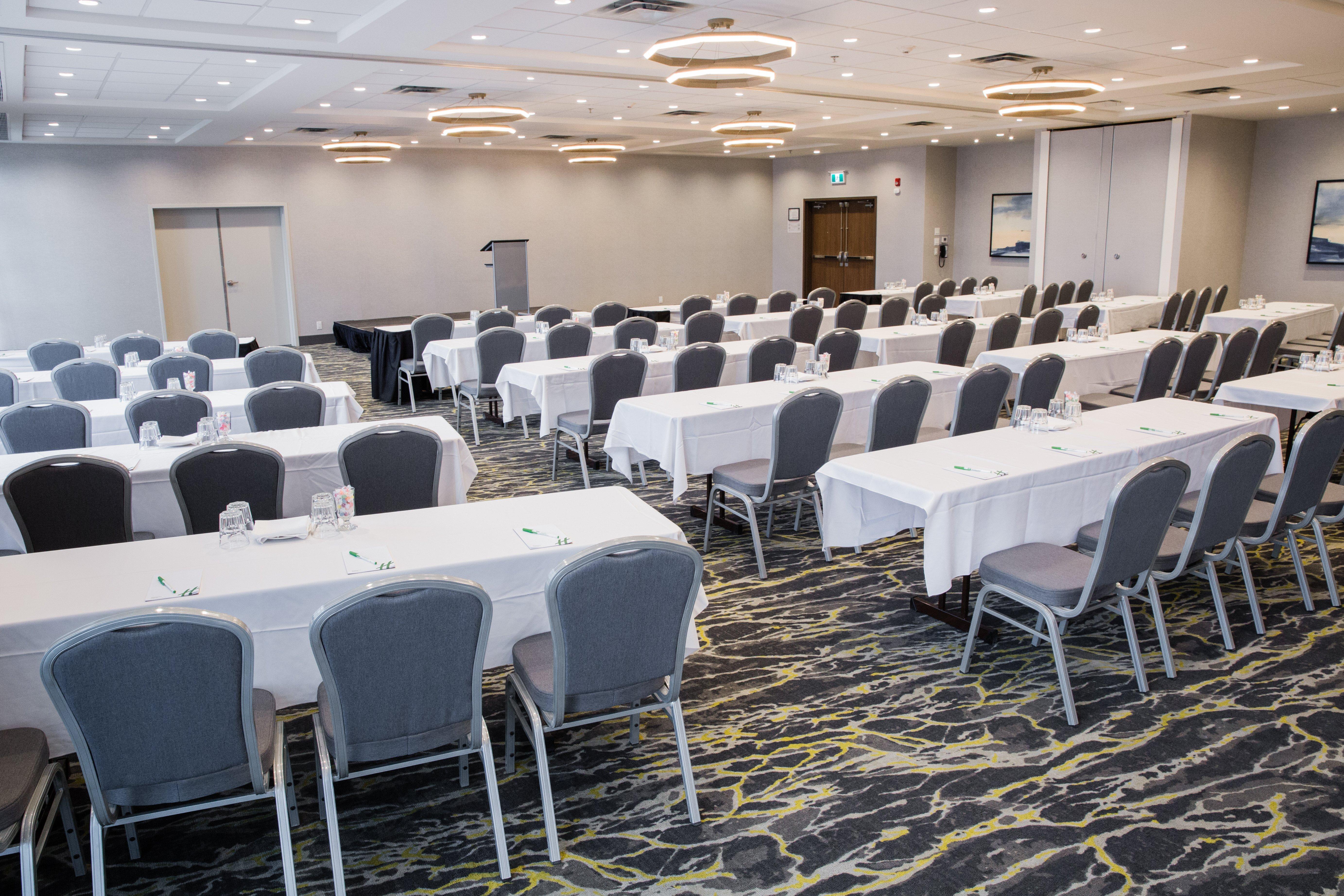 Holiday Inn Calgary South Conference Center Exteriör bild